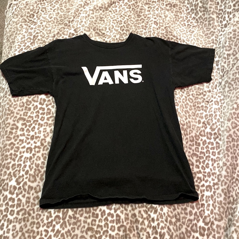 vans black plain graphic tee!